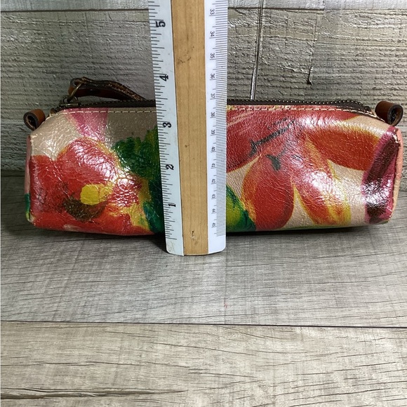 Patricia Nash "Isla" Floral Leather Oblong Wristlet - Picture 4 of 6